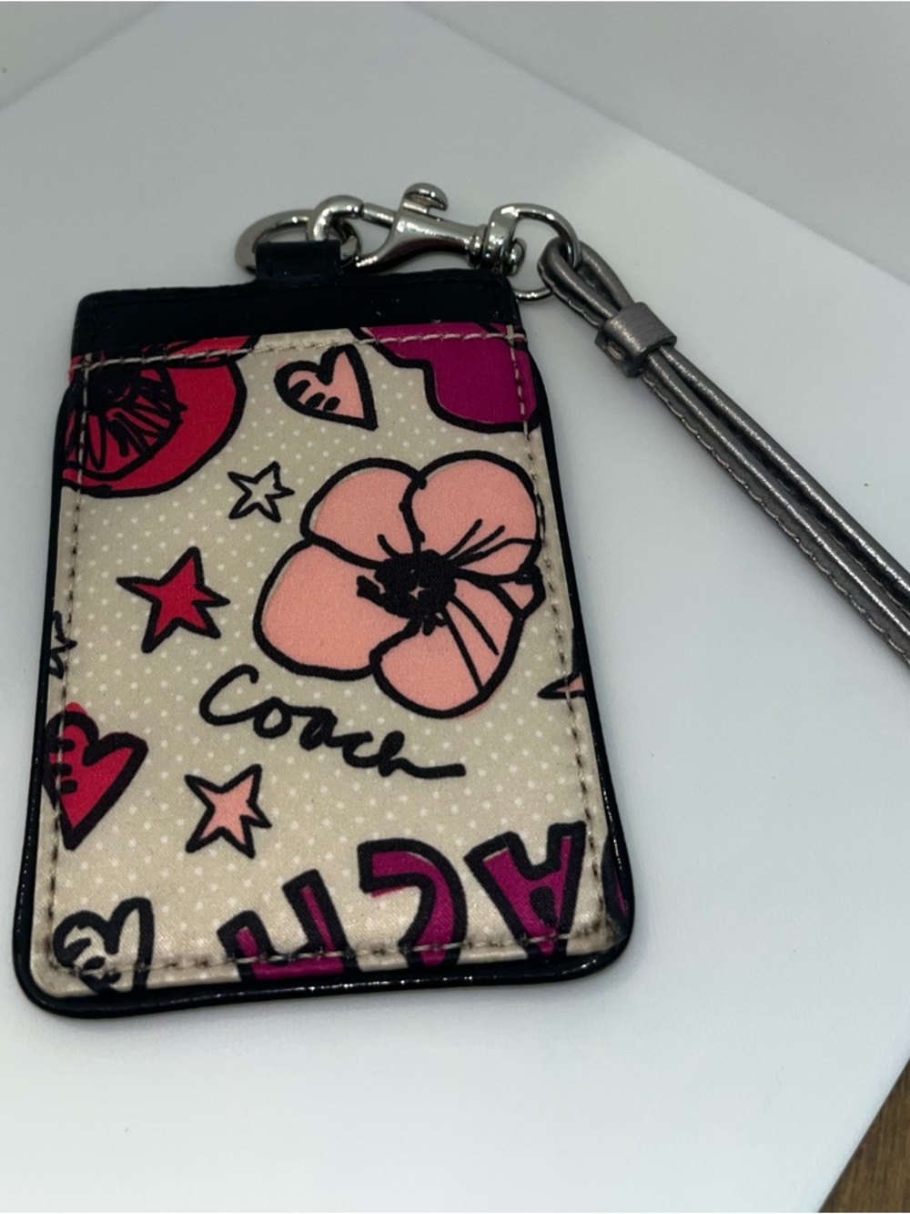 Coach Poppy ID Badge / Keycard Lanyard/ Holder New
21” lanyard